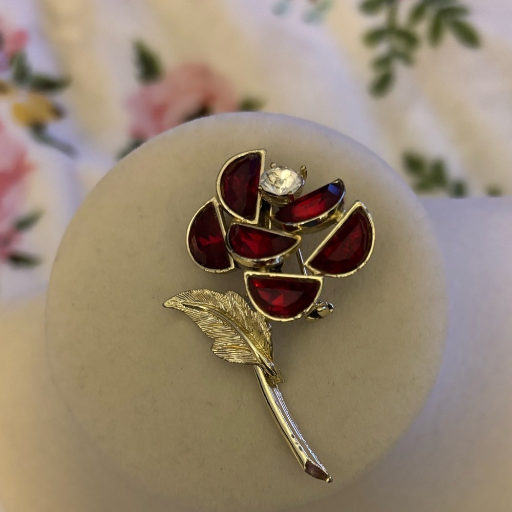 Rose gold/diamond costume jewelry brooche - Picture 1 of 4
